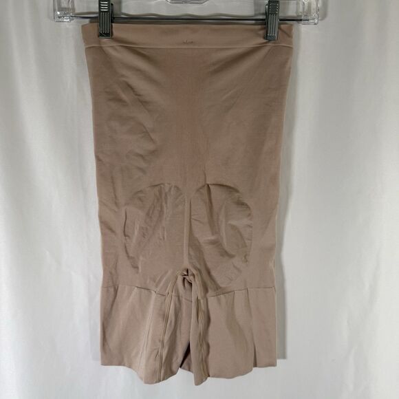Spanx Shapewear Shorts Women's Medium Beige Pull On 7" Inseam Stretch - Picture 7 of 9